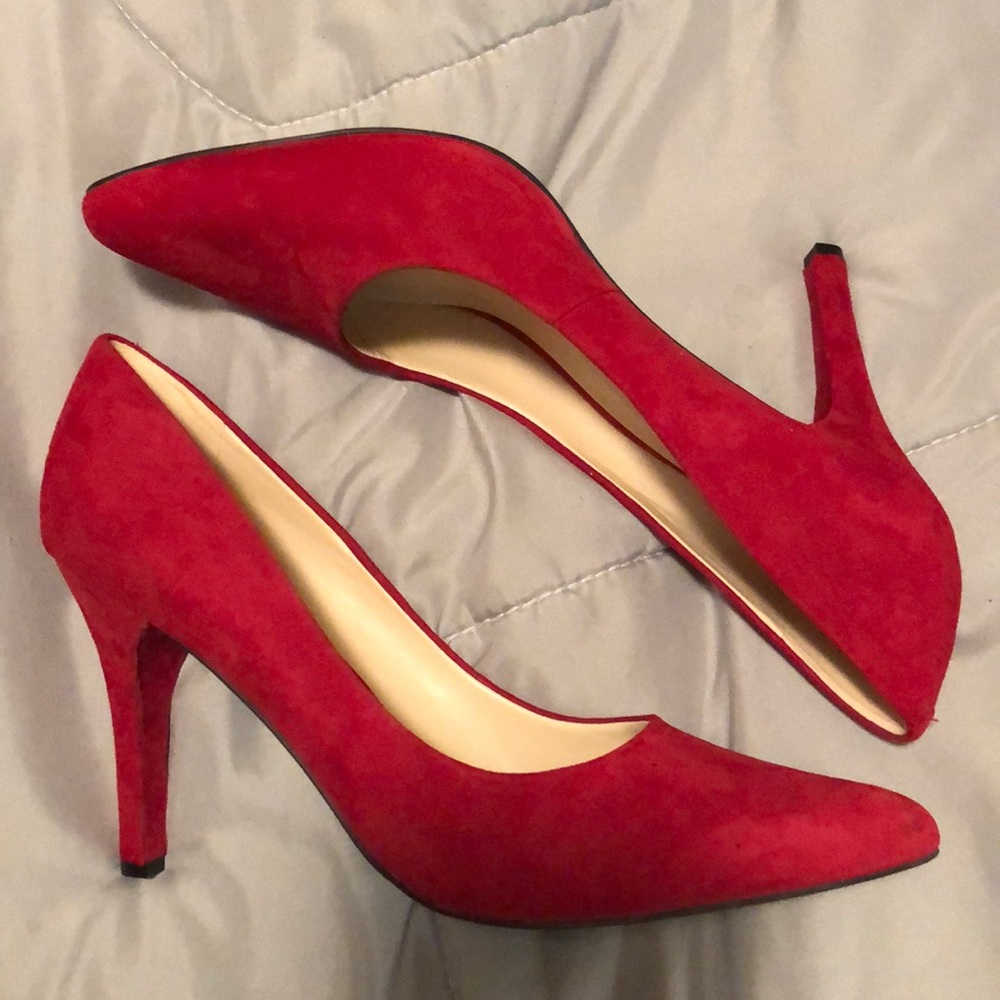 NINE WEST Red Suede Gwendle Pump Heels NWT